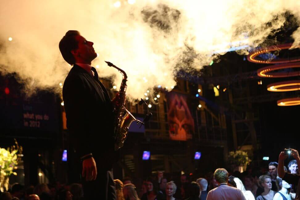 bedrijfsevenement personeelsfeest artiesten (6) bedrijfsevenement personeelsfeest artiesten (6)