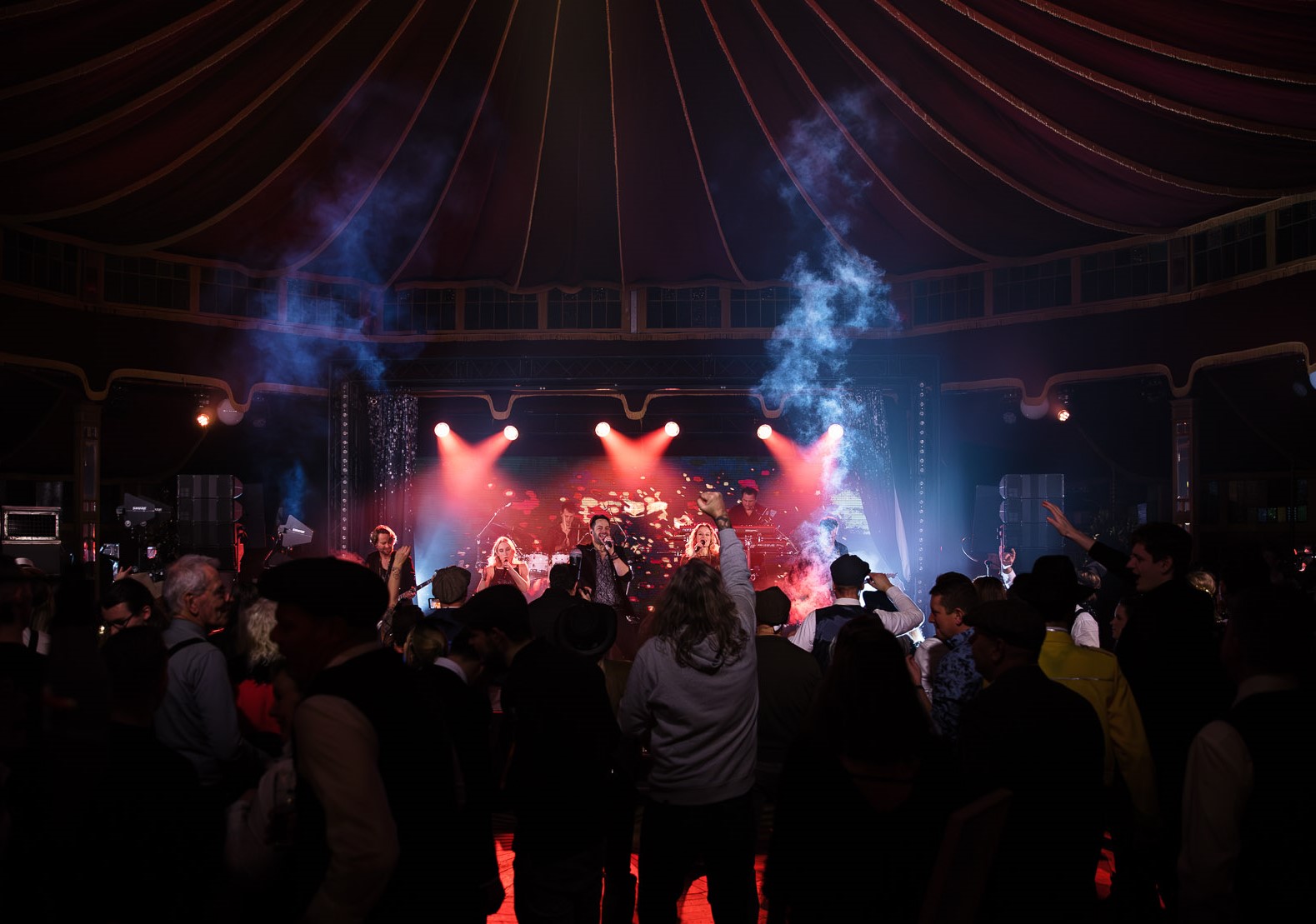 Feest voor personeel op werkvloer